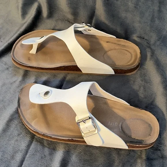 MADDEN GIRL SZ 8 1/2 nib white sandals - Picture 3 of 5